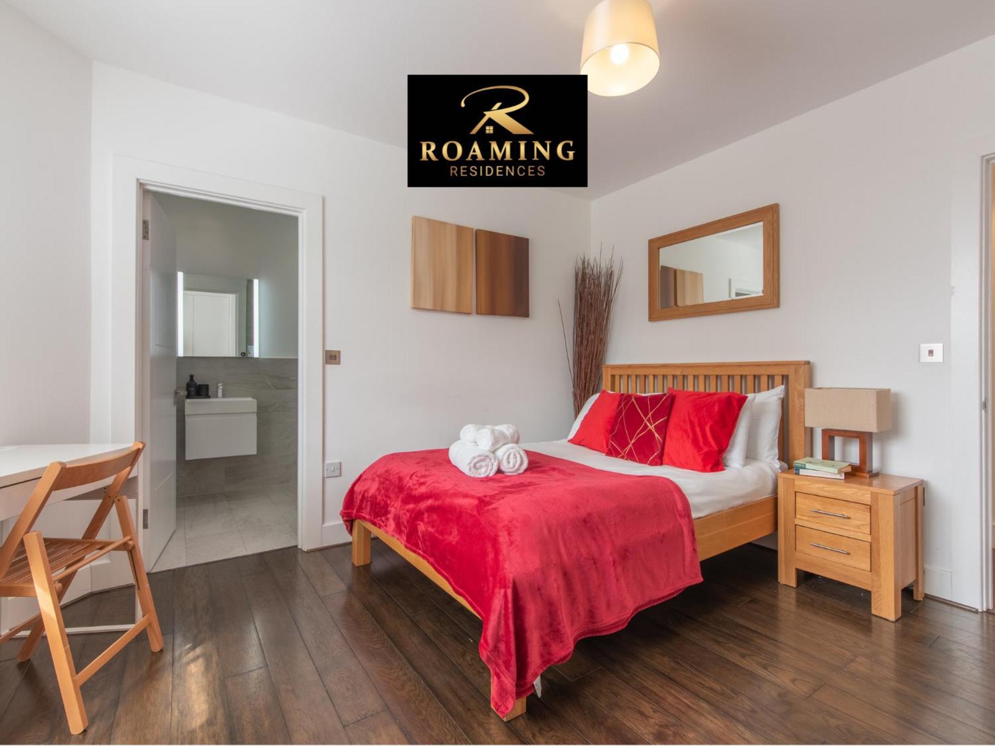 Sleeps 6 - - Free Secure Parking - 2 Bath Apartment *
